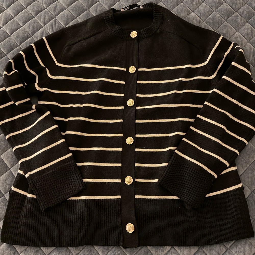 ZARA Black and White Stripes Women’s Sweater L